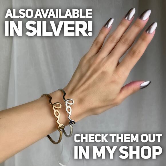 💕 NWOT Gold Tone LOVE Cursive Bangle Bracelet Size OS One Size - Picture 16 of 16